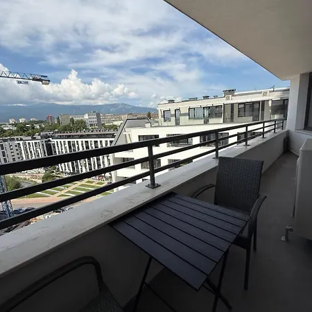 Atana Drujba Apartment *